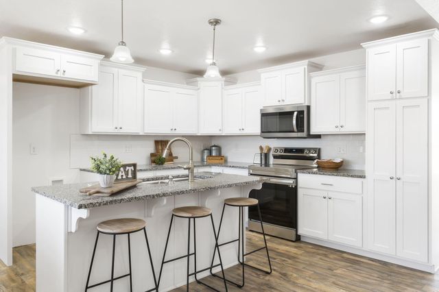 8085 State Hwy Dd, Branson West, MO 65737