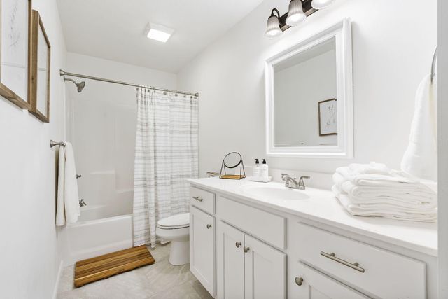 8085 State Hwy Dd, Branson West, MO 65737