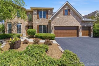 729 W Thornwood Drive, South Elgin, IL 60177