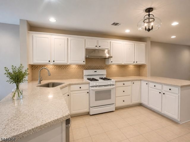 141 Coburn Rd, Hopewell Twp., NJ 08534