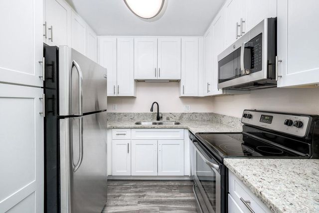 4281 Lowell Street 23, La Mesa, CA 91941