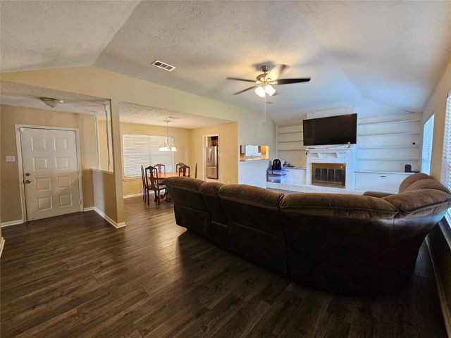 9746 Dover Hill Road, La Porte, TX 77571