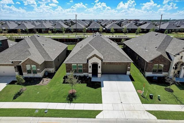 10924 Ranchera Drive, Aubrey, TX 76227