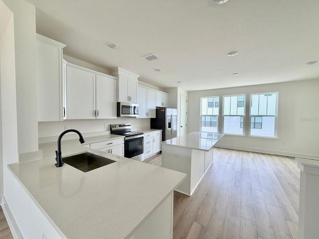 15190 GROVESIDE ROAD, Winter Garden, FL 34787
