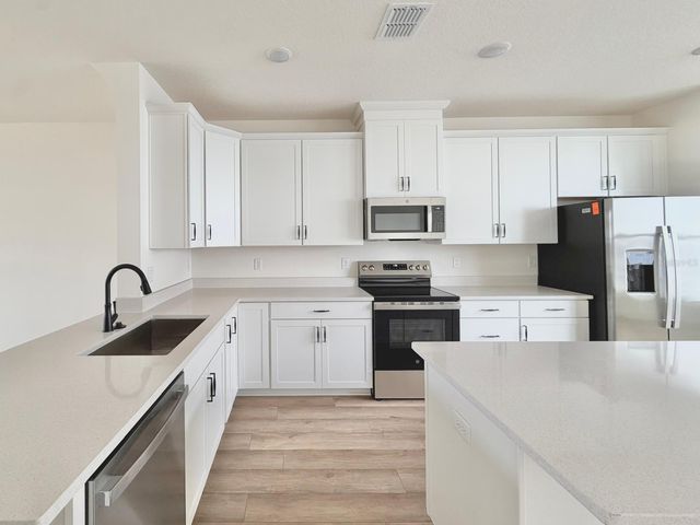 15190 GROVESIDE ROAD, Winter Garden, FL 34787