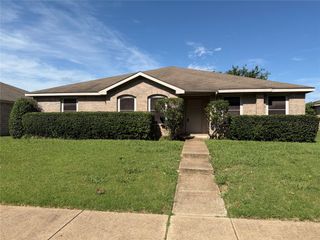 111 Palm Drive, Lancaster, TX 75146