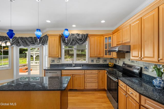 20 Birch Hill Road, Clifton Park, NY 12019