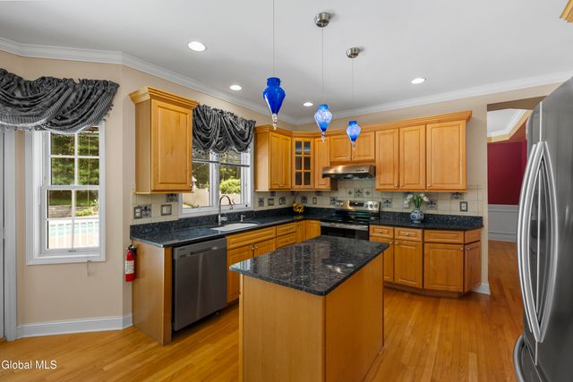 20 Birch Hill Road, Clifton Park, NY 12019