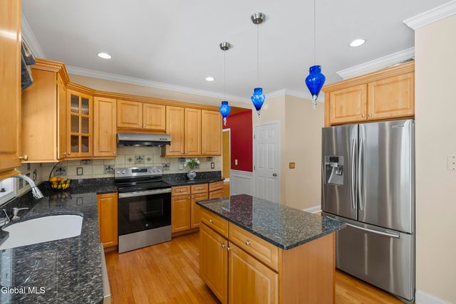 20 Birch Hill Road, Clifton Park, NY 12019
