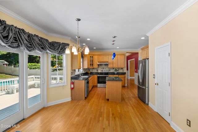 20 Birch Hill Road, Clifton Park, NY 12019