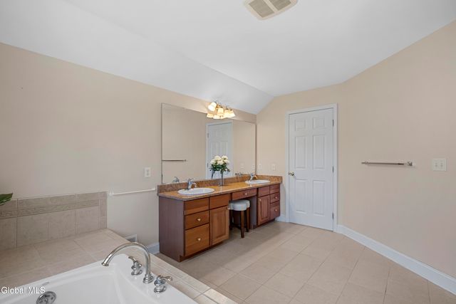 20 Birch Hill Road, Clifton Park, NY 12019