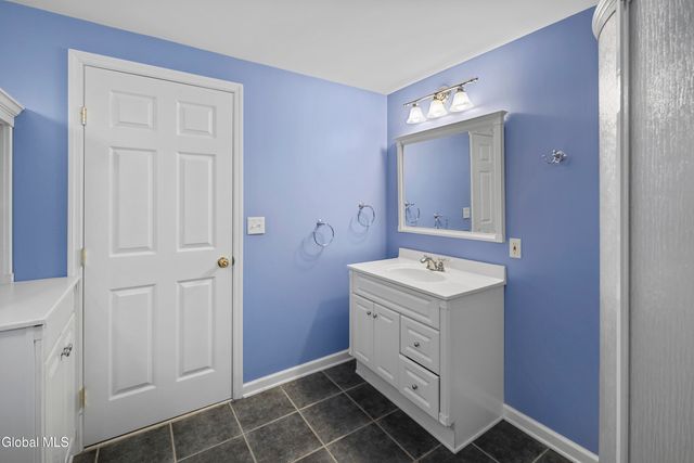 20 Birch Hill Road, Clifton Park, NY 12019