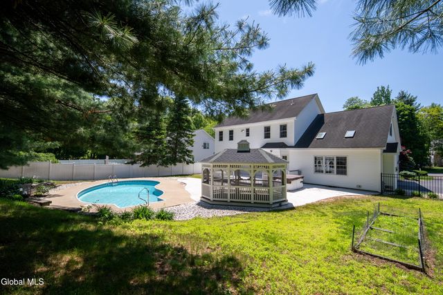 20 Birch Hill Road, Clifton Park, NY 12019