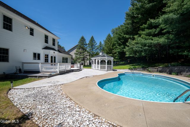20 Birch Hill Road, Clifton Park, NY 12019