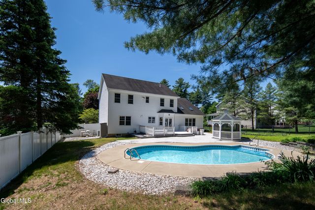20 Birch Hill Road, Clifton Park, NY 12019