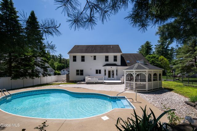 20 Birch Hill Road, Clifton Park, NY 12019