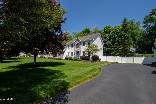 20 Birch Hill Road, Clifton Park, NY 12019
