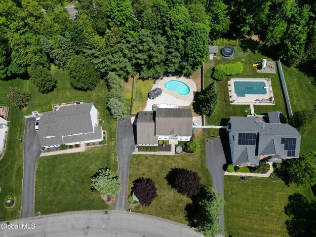 20 Birch Hill Road, Clifton Park, NY 12019