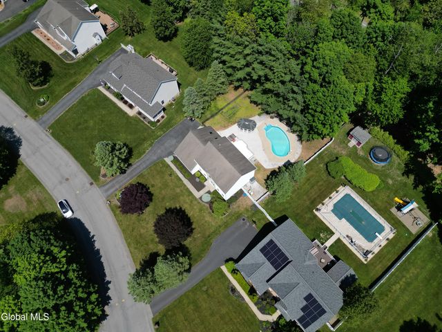 20 Birch Hill Road, Clifton Park, NY 12019