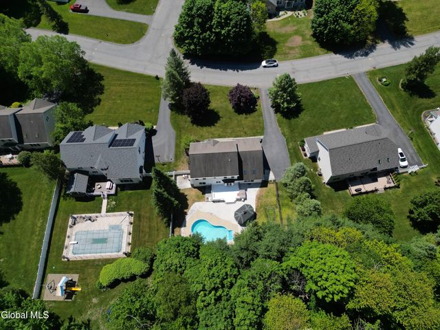 20 Birch Hill Road, Clifton Park, NY 12019