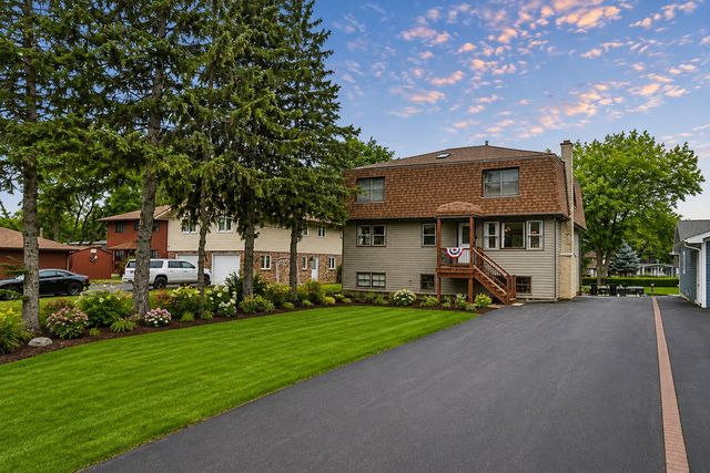 717 Monterrey Terrace, Mchenry, IL 60051