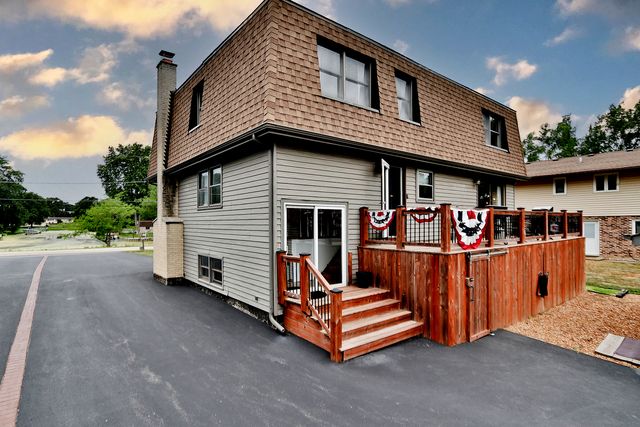 717 Monterrey Terrace, Mchenry, IL 60051
