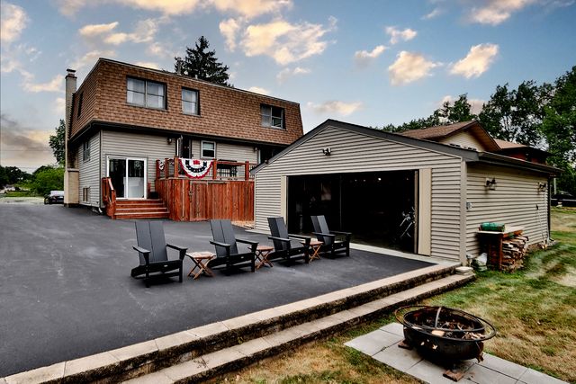 717 Monterrey Terrace, Mchenry, IL 60051