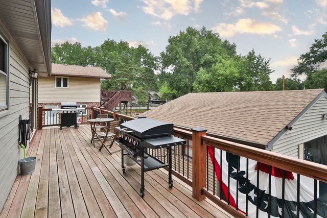 717 Monterrey Terrace, Mchenry, IL 60051