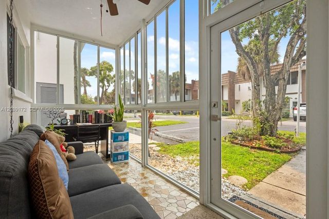 2271 NW 48th Ter 112, Lauderhill, FL 33313
