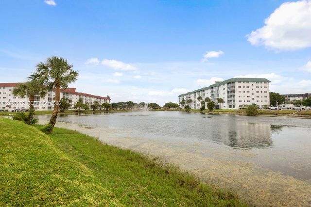 2271 NW 48th Ter 112, Lauderhill, FL 33313
