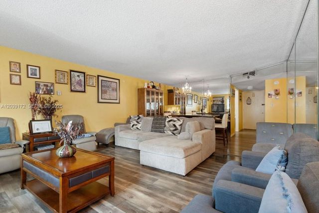2271 NW 48th Ter 112, Lauderhill, FL 33313