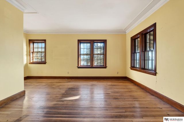 3302 Ernst Street, Omaha, NE 68112