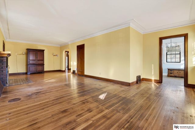 3302 Ernst Street, Omaha, NE 68112