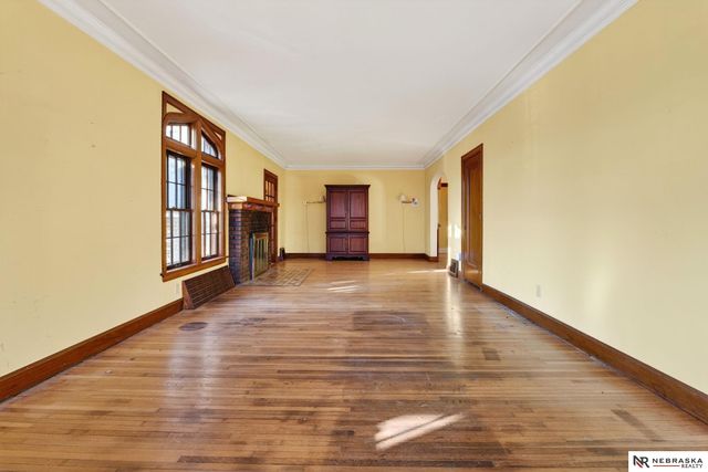 3302 Ernst Street, Omaha, NE 68112