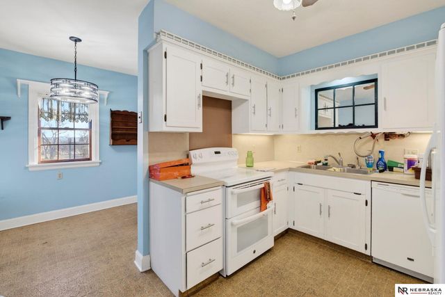 3302 Ernst Street, Omaha, NE 68112