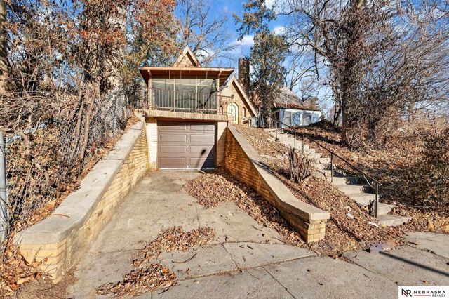 3302 Ernst Street, Omaha, NE 68112