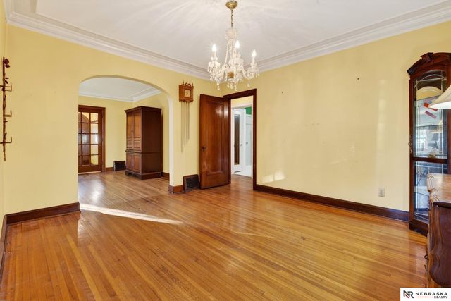 3302 Ernst Street, Omaha, NE 68112