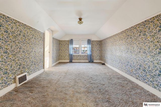 3302 Ernst Street, Omaha, NE 68112