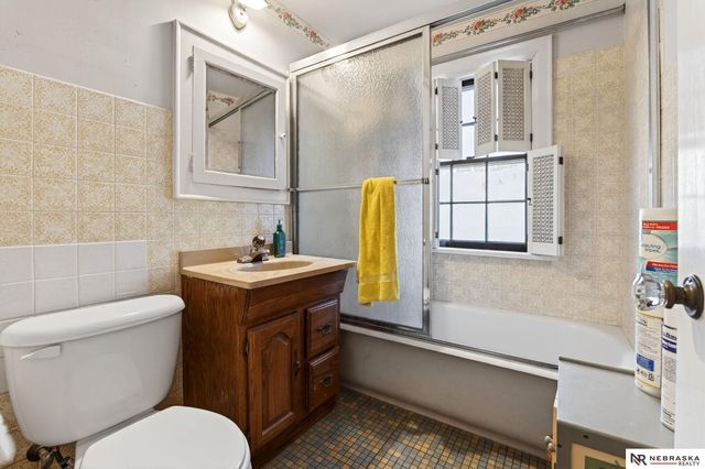 3302 Ernst Street, Omaha, NE 68112