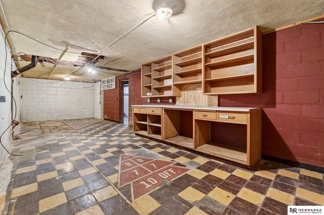 3302 Ernst Street, Omaha, NE 68112