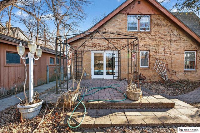 3302 Ernst Street, Omaha, NE 68112