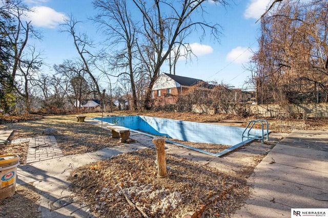 3302 Ernst Street, Omaha, NE 68112