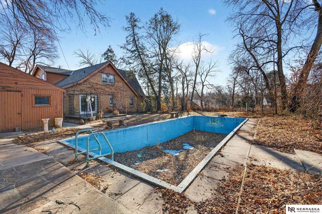 3302 Ernst Street, Omaha, NE 68112