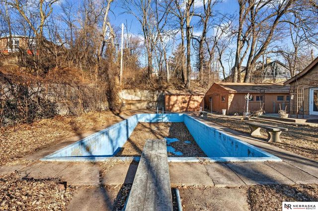 3302 Ernst Street, Omaha, NE 68112