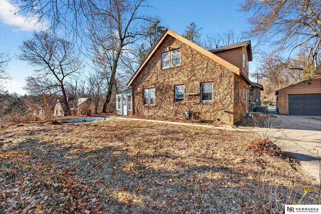 3302 Ernst Street, Omaha, NE 68112