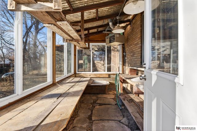 3302 Ernst Street, Omaha, NE 68112