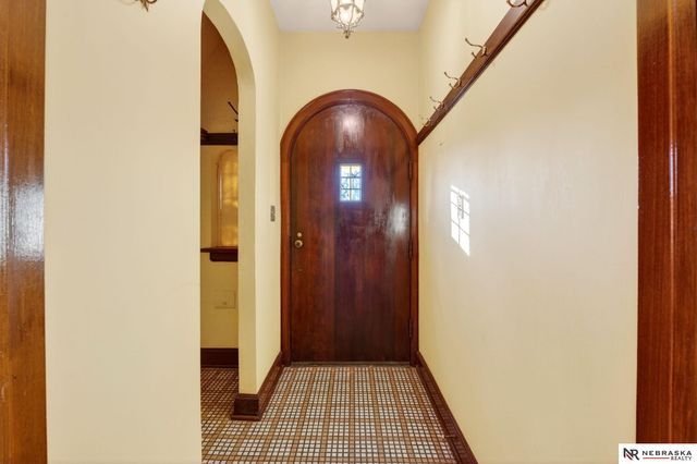 3302 Ernst Street, Omaha, NE 68112