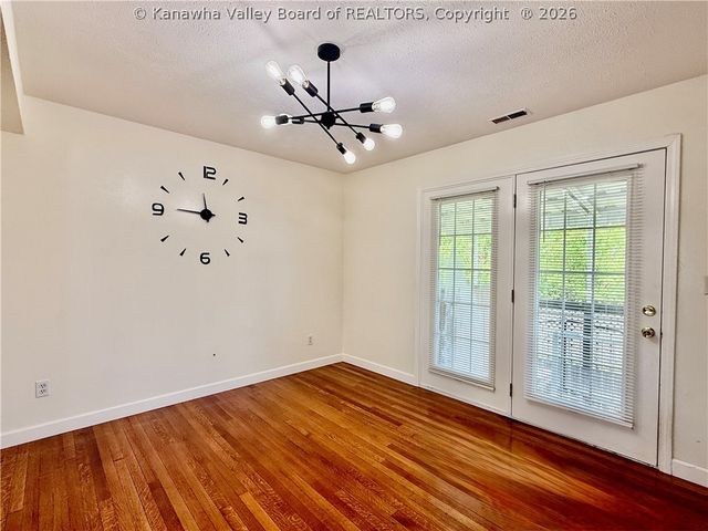 207 Taylor Drive, Hurricane, WV 25526