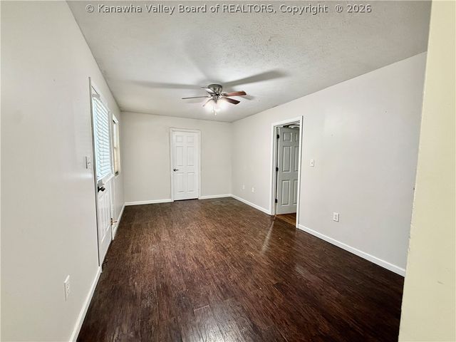 207 Taylor Drive, Hurricane, WV 25526