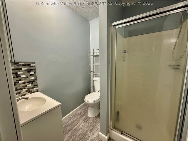 207 Taylor Drive, Hurricane, WV 25526